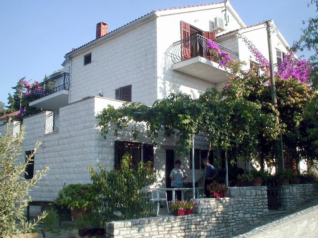 Apartments Raic Supetar Εξωτερικό φωτογραφία