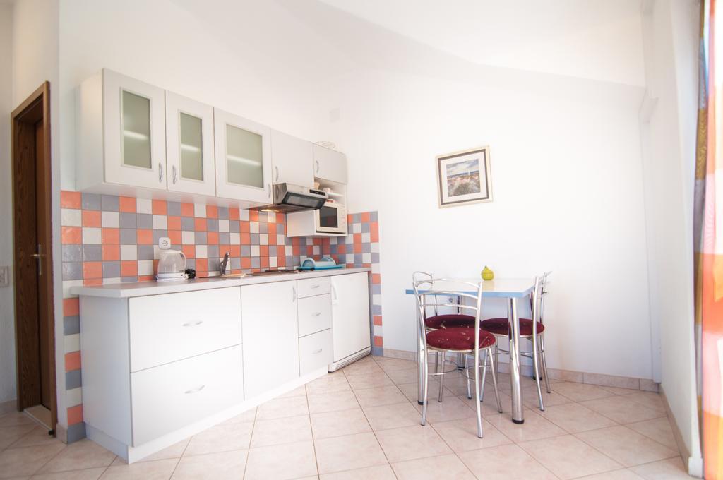 Apartments Raic Supetar Εξωτερικό φωτογραφία