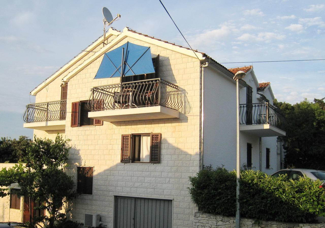 Apartments Raic Supetar Εξωτερικό φωτογραφία
