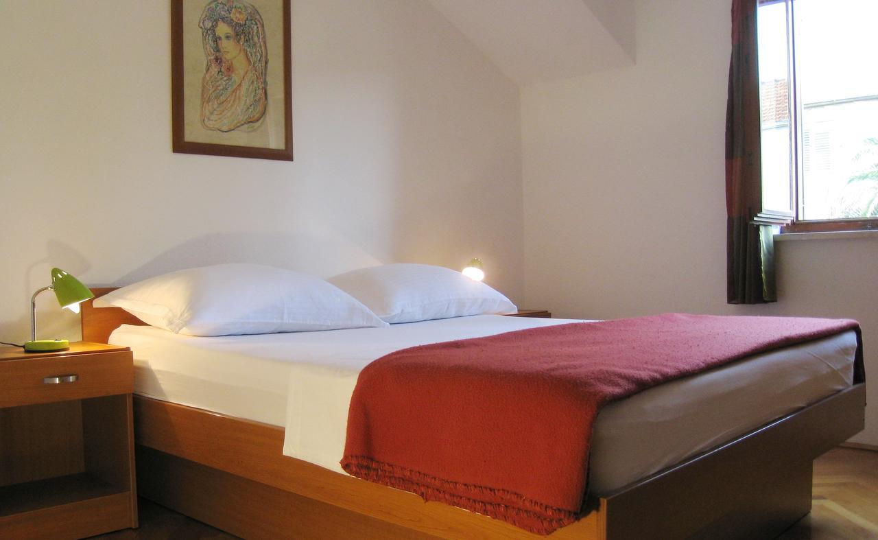 Apartments Raic Supetar Εξωτερικό φωτογραφία