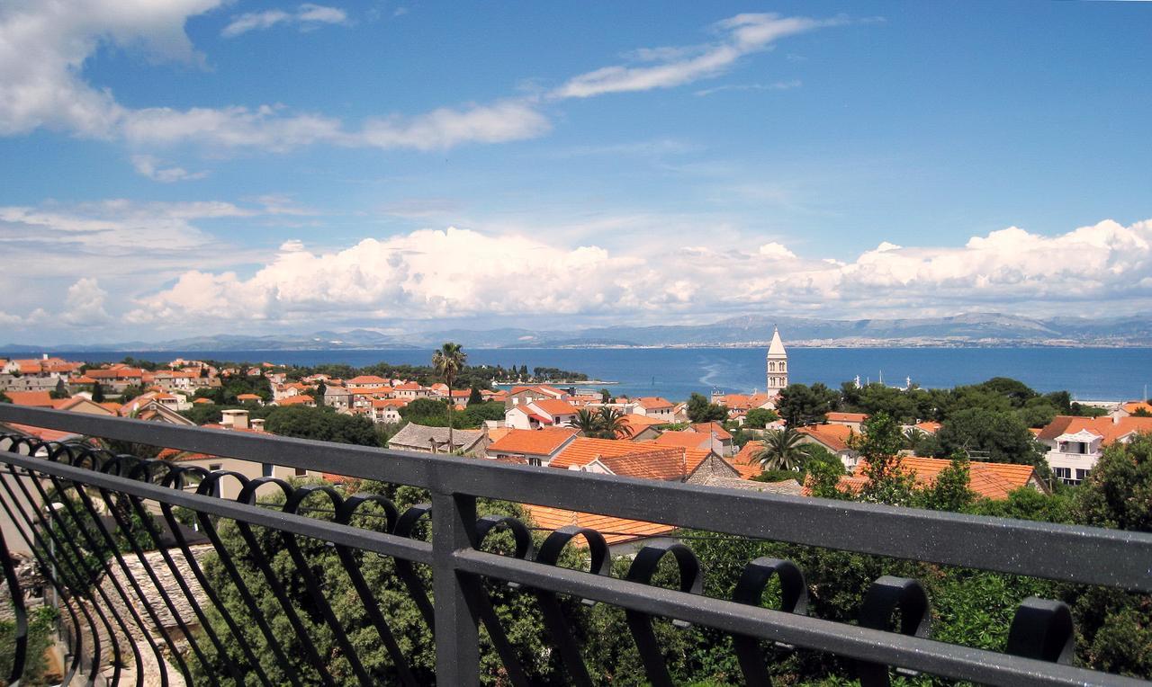 Apartments Raic Supetar Εξωτερικό φωτογραφία